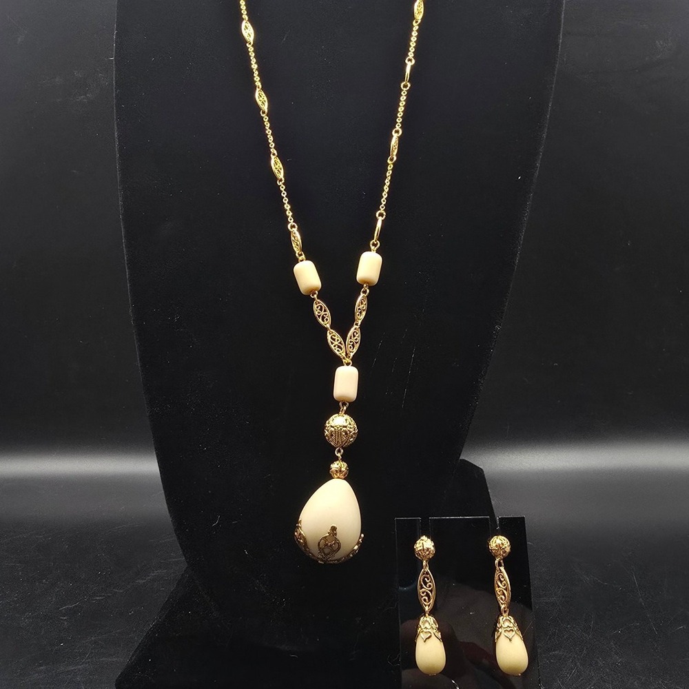 Avon Cream Gold Tone Beaded Necklace Earrings Set In Box Ivory Style Filigree